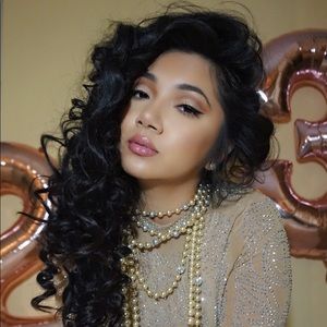 ✨✨✨MEET YOUR SELLER 💎💎💎